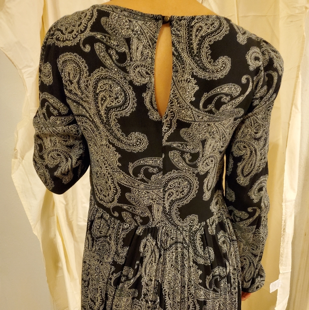 Dress - Picture 3 of 4